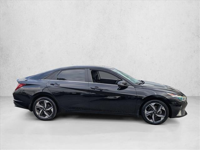 2022 Hyundai Elantra Limited photo 4