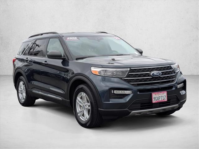 2023 Ford Explorer XLT photo 2