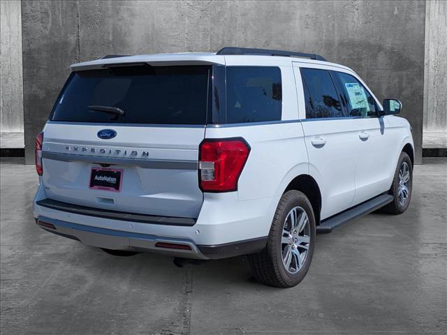 2024 Ford Expedition XLT photo 2