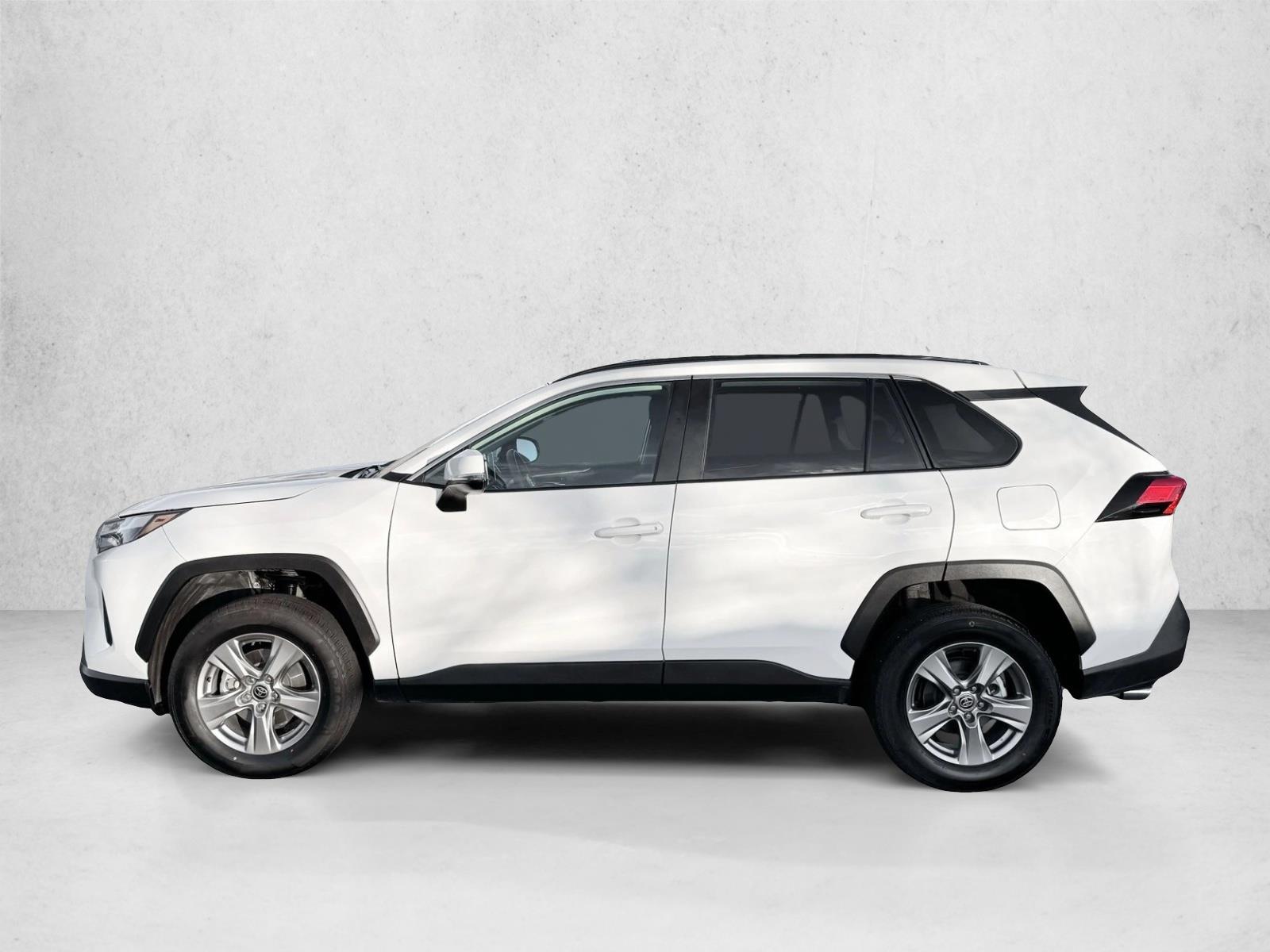 2024 Toyota RAV4 XLE photo 4