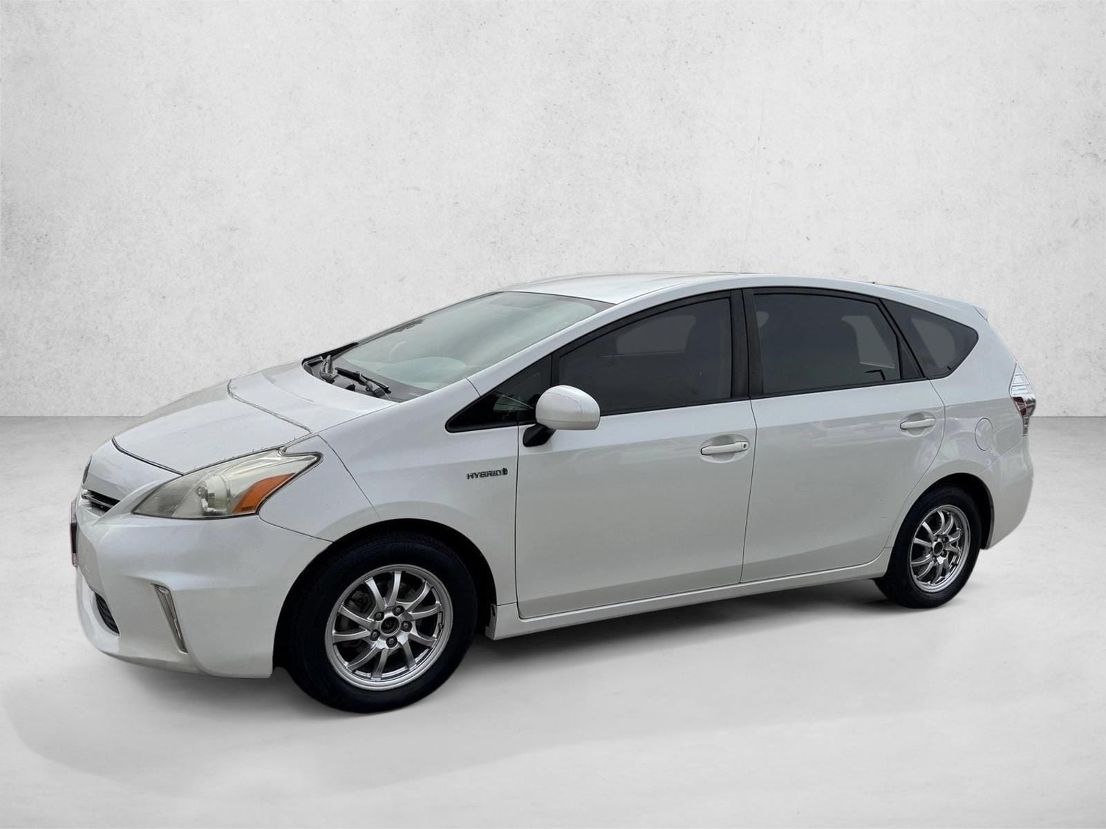 2014 Toyota Prius v Five