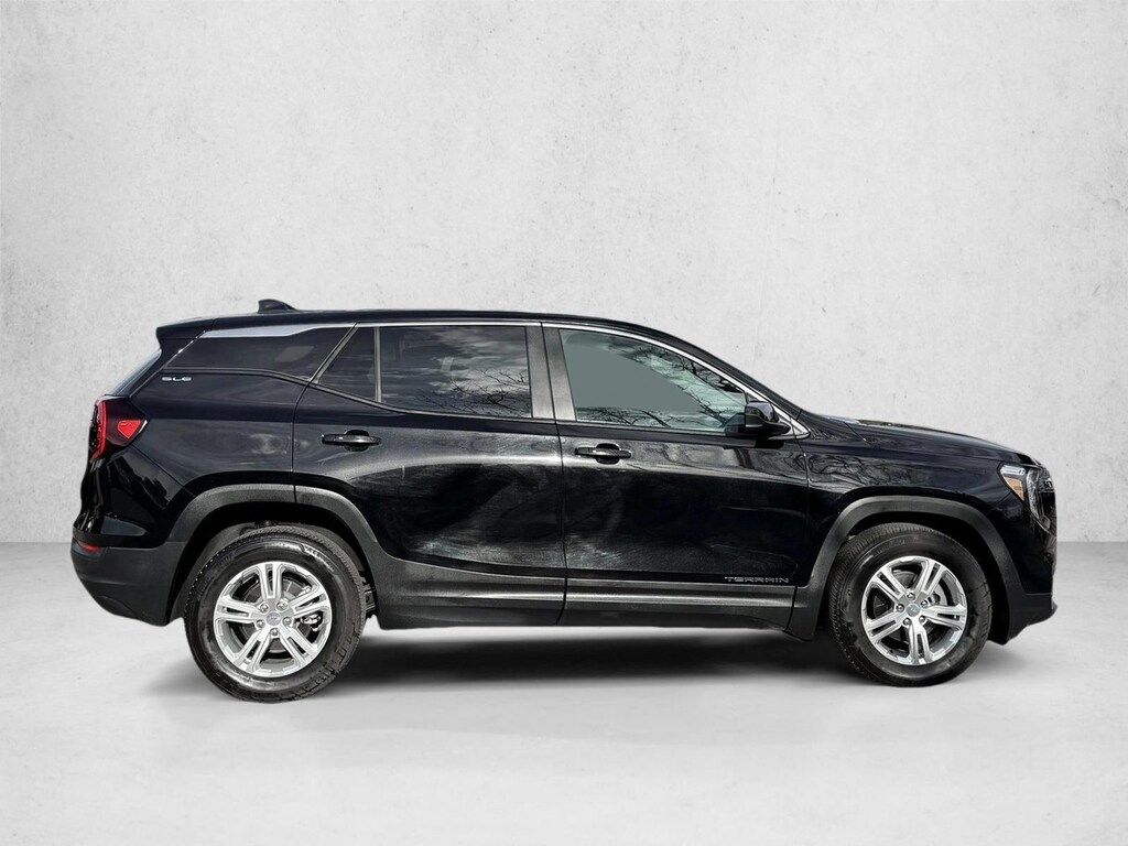 Used 2024 GMC Terrain SLE SUV