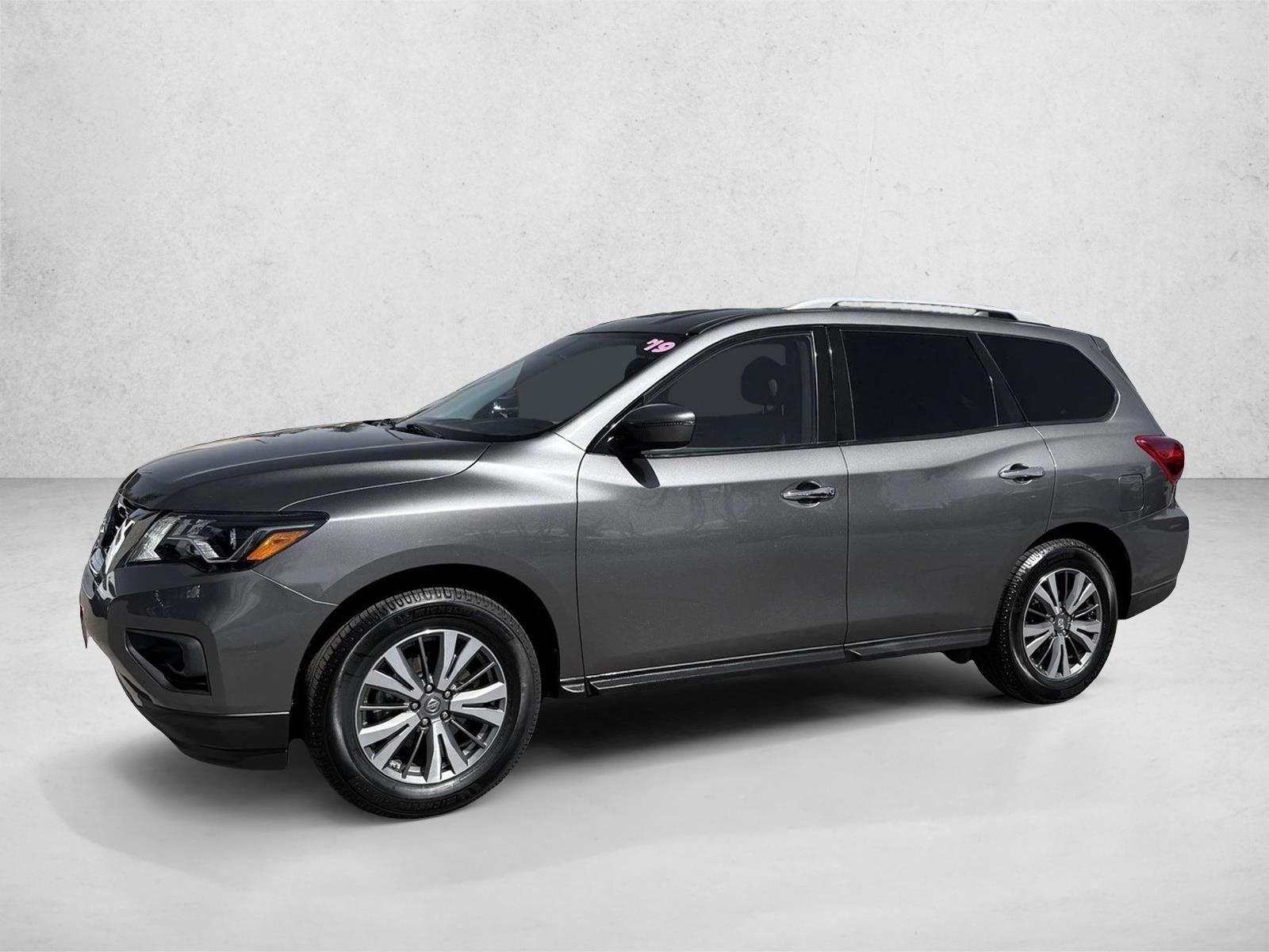 2019 Nissan Pathfinder SV 4WD's photo