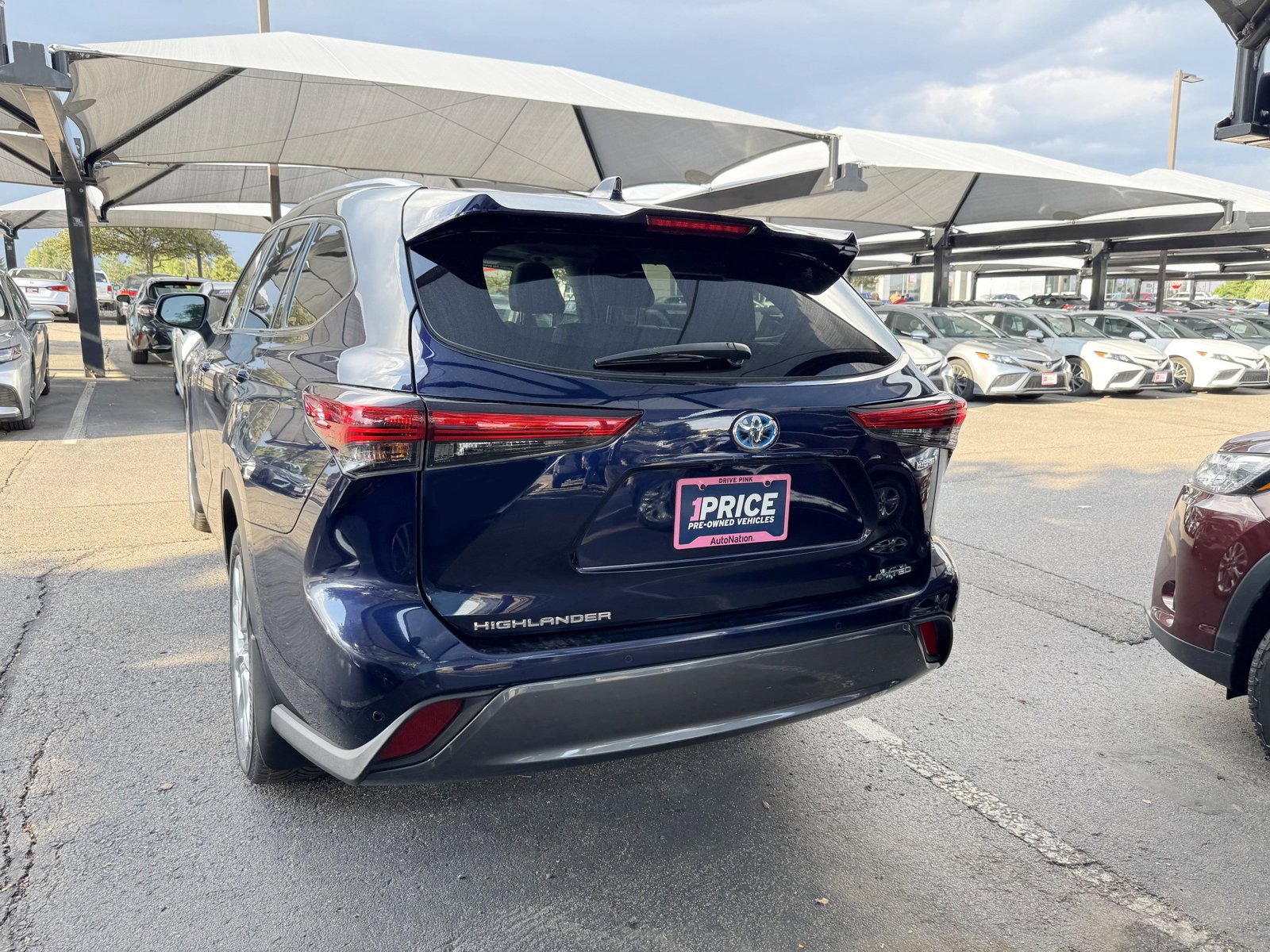 2021 Toyota Highlander Hybrid Limited photo 4