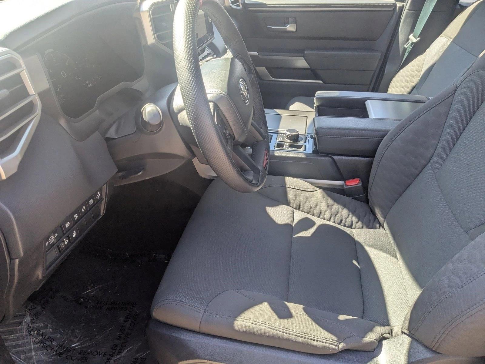 2025 Toyota Sequoia SR5 - Photo 15