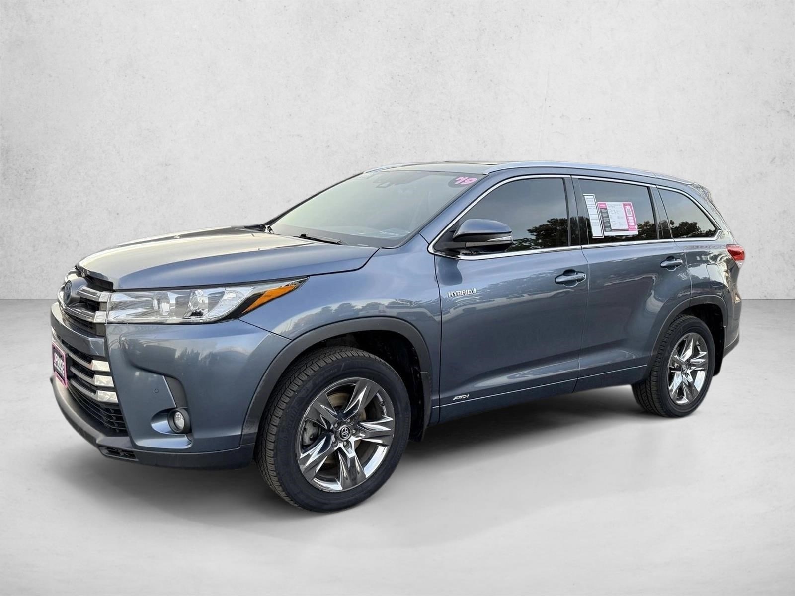 2019 Toyota Highlander Limited Platinum's photo