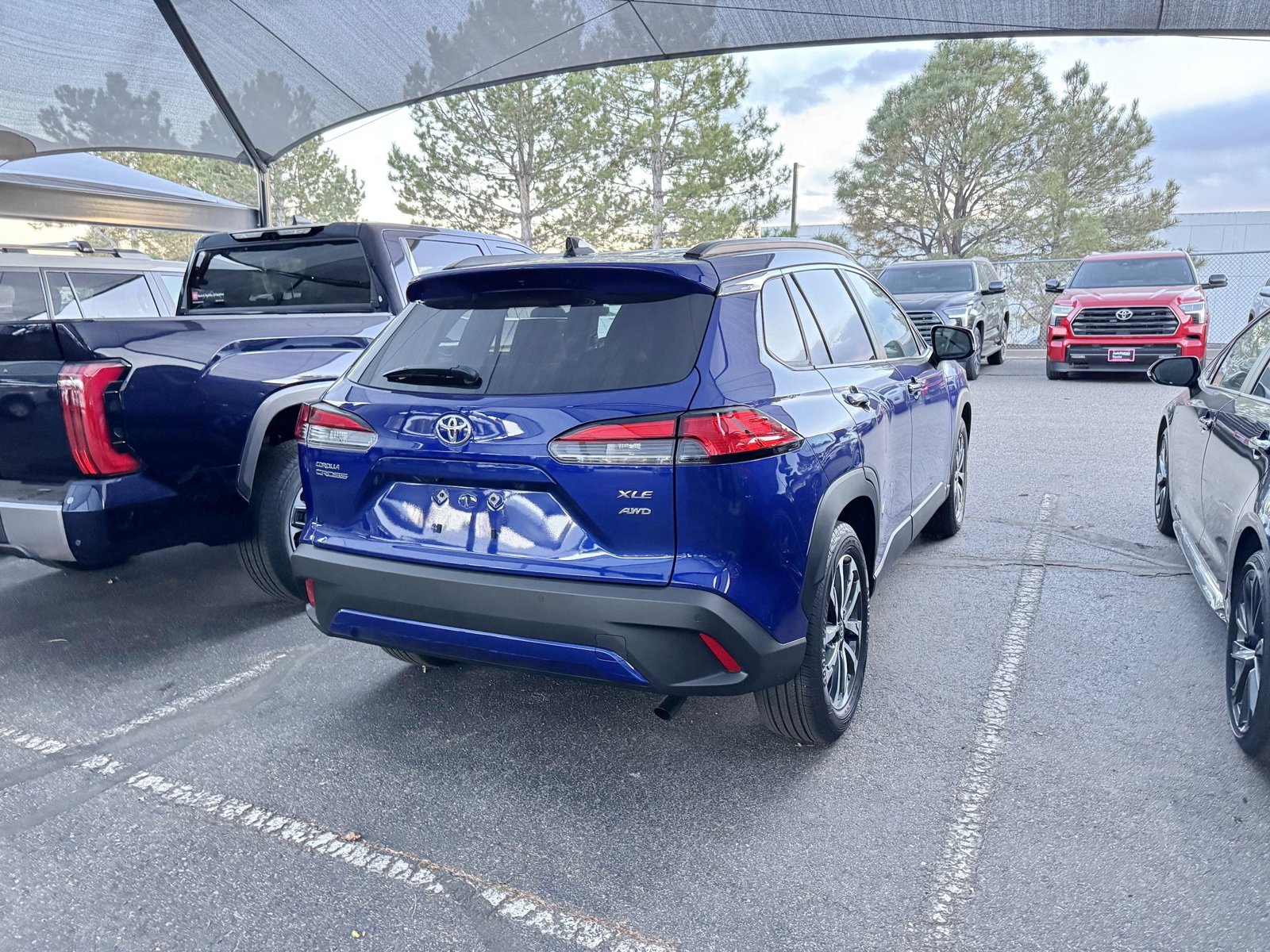 2025 Toyota Corolla Cross XLE photo 4