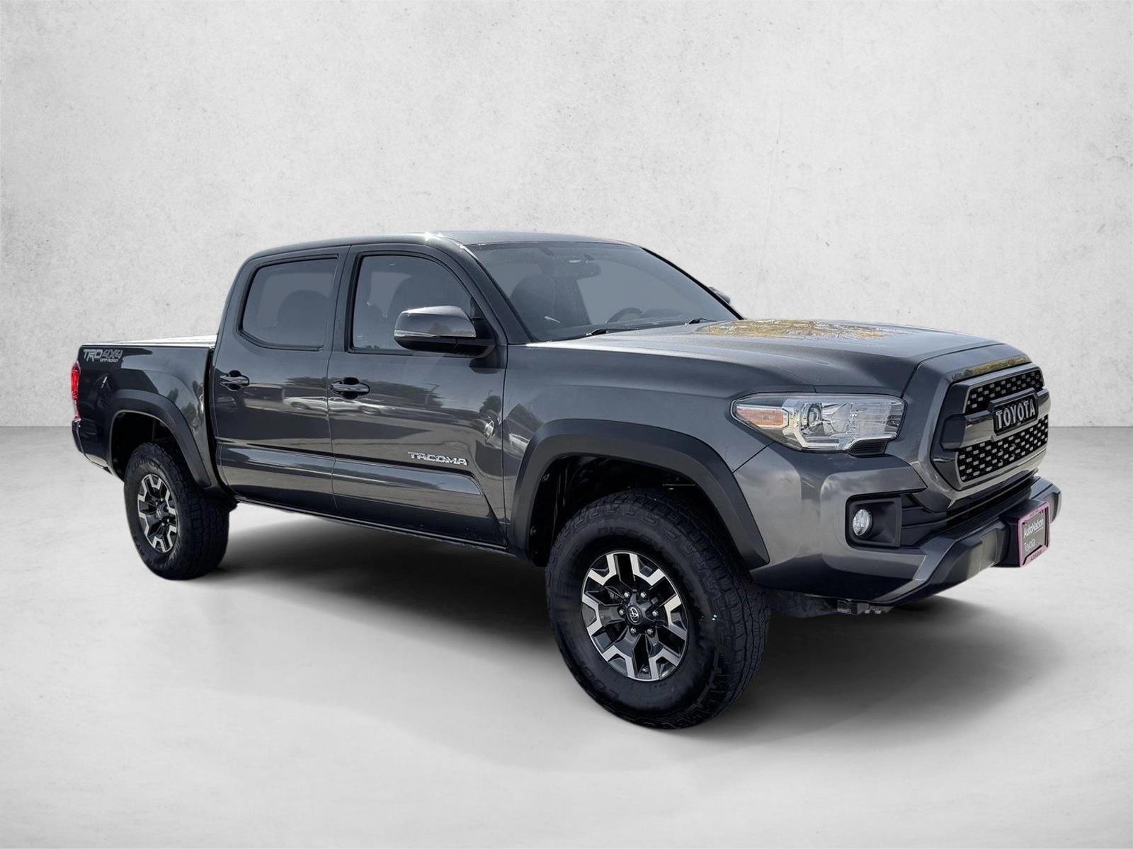 2016 Toyota Tacoma TRD V6 photo 3