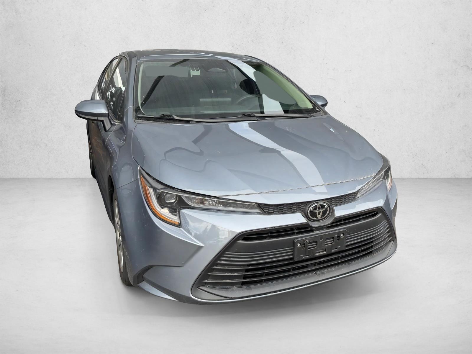2023 Toyota Corolla LE photo 3