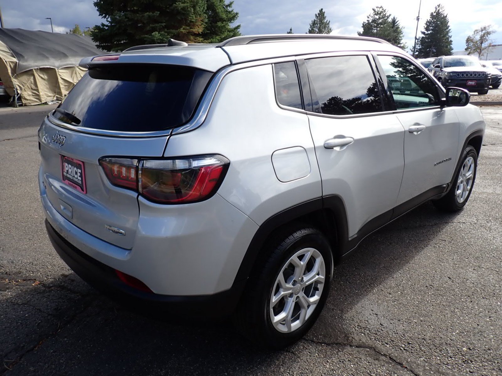 Used 2024 Jeep Compass Latitude SUV