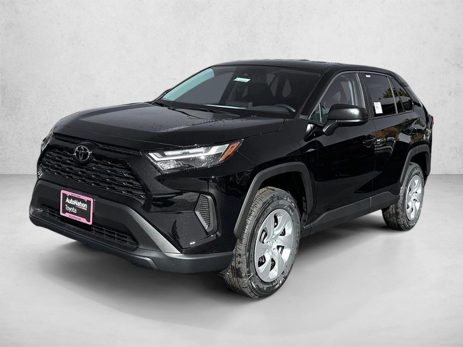 2025 Toyota RAV4 LE's photo