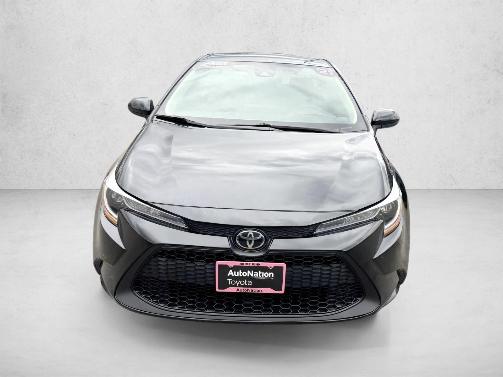 2021 Toyota Corolla LE photo 2