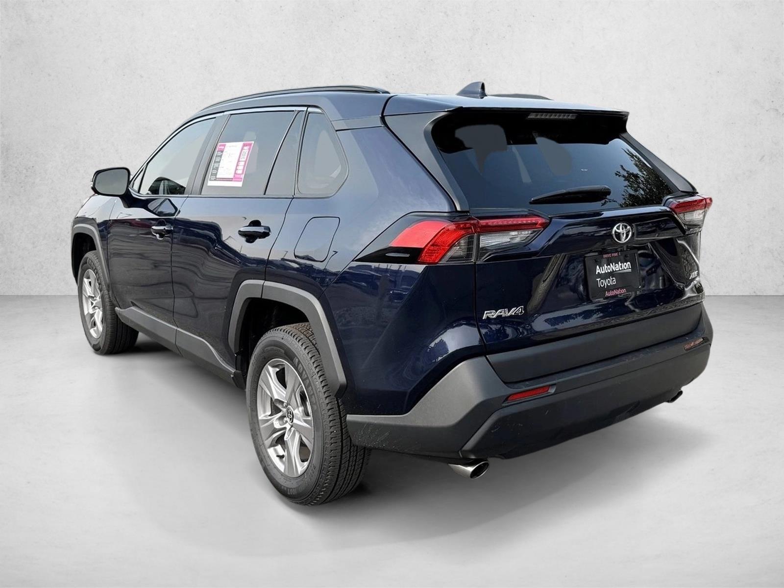 2024 Toyota RAV4 XLE photo 4