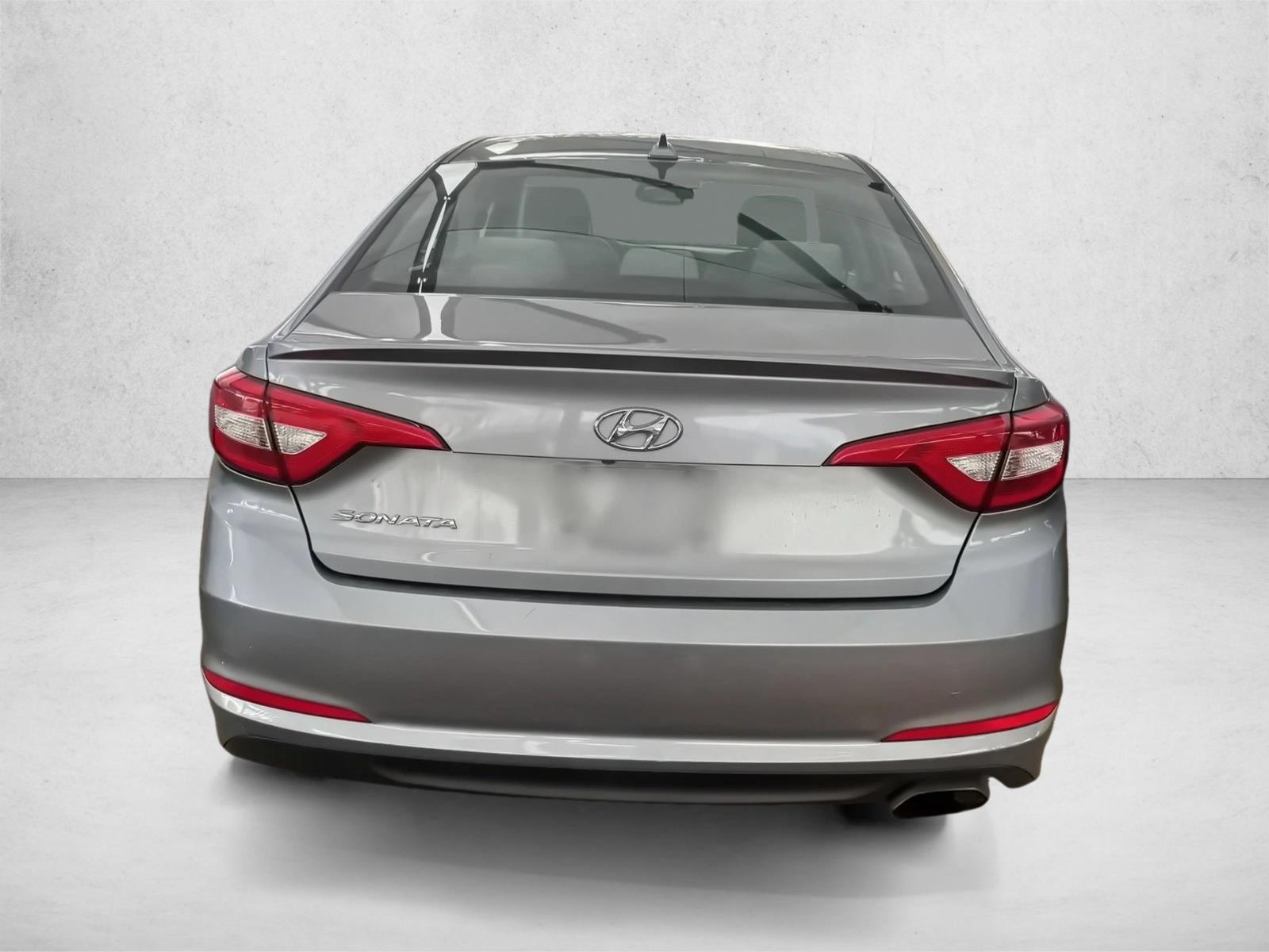 2016 Hyundai Sonata SE photo 4