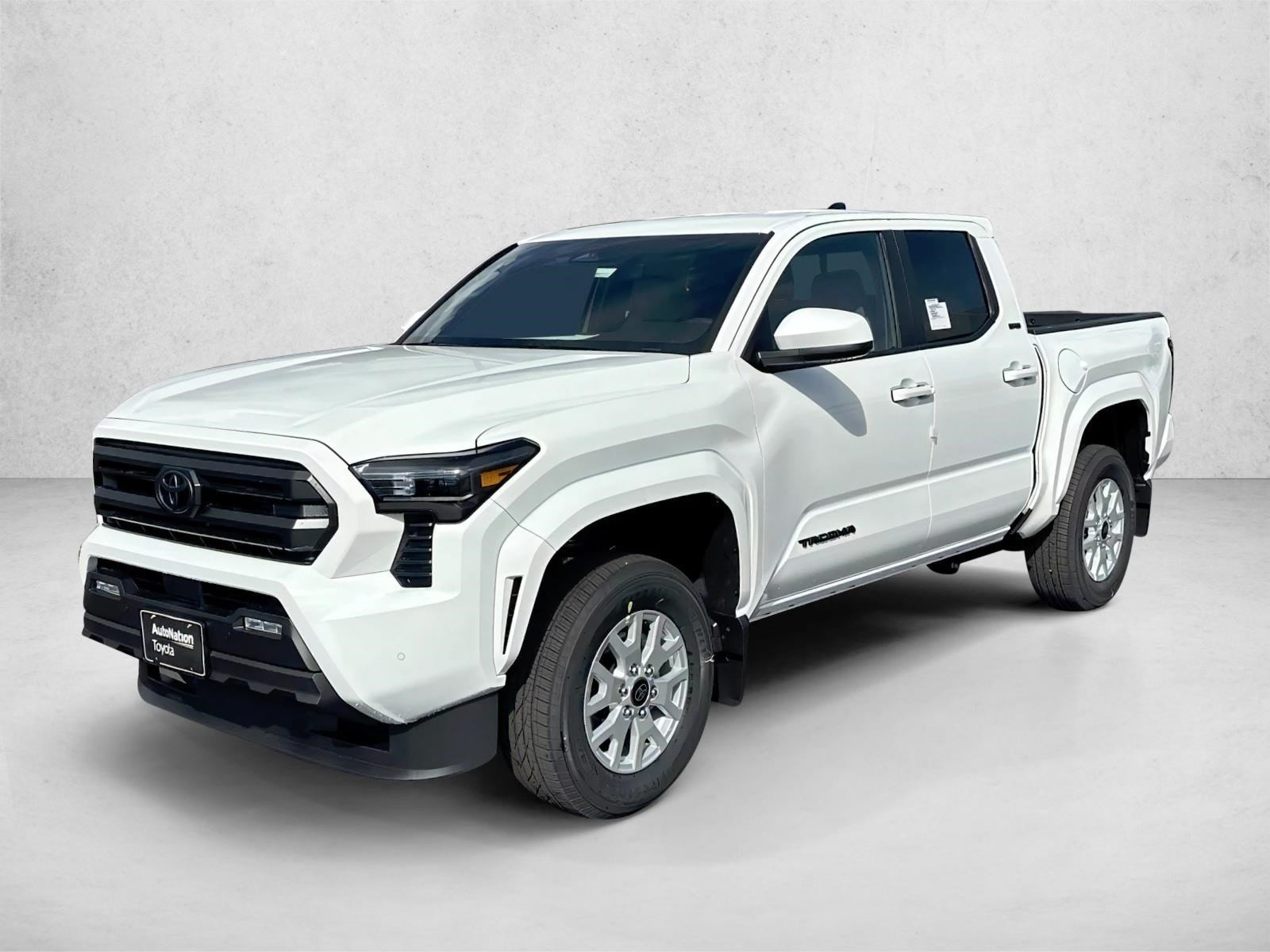 2025 Toyota Tacoma SR5's photo