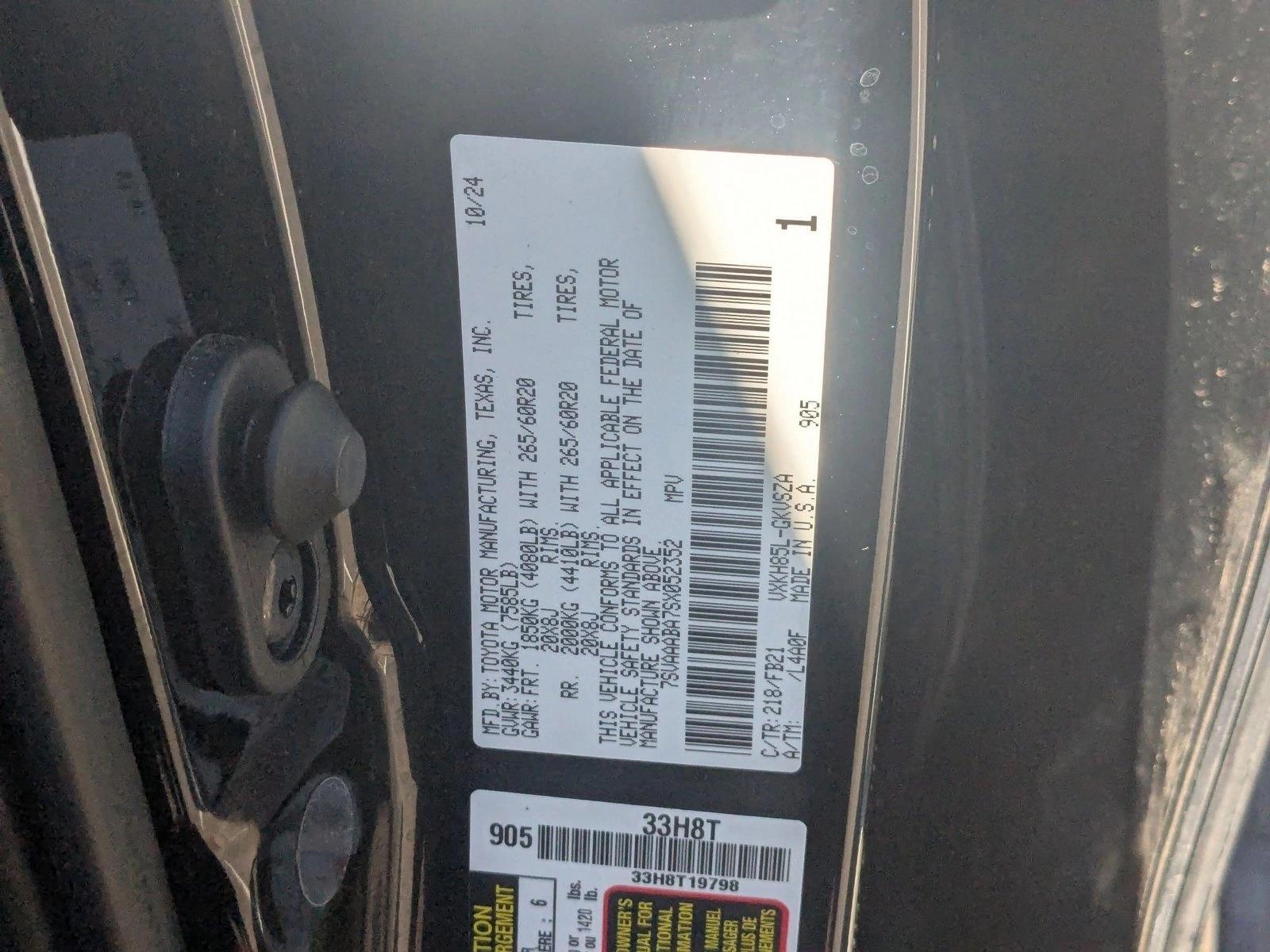 2025 Toyota Sequoia SR5 - Photo 24