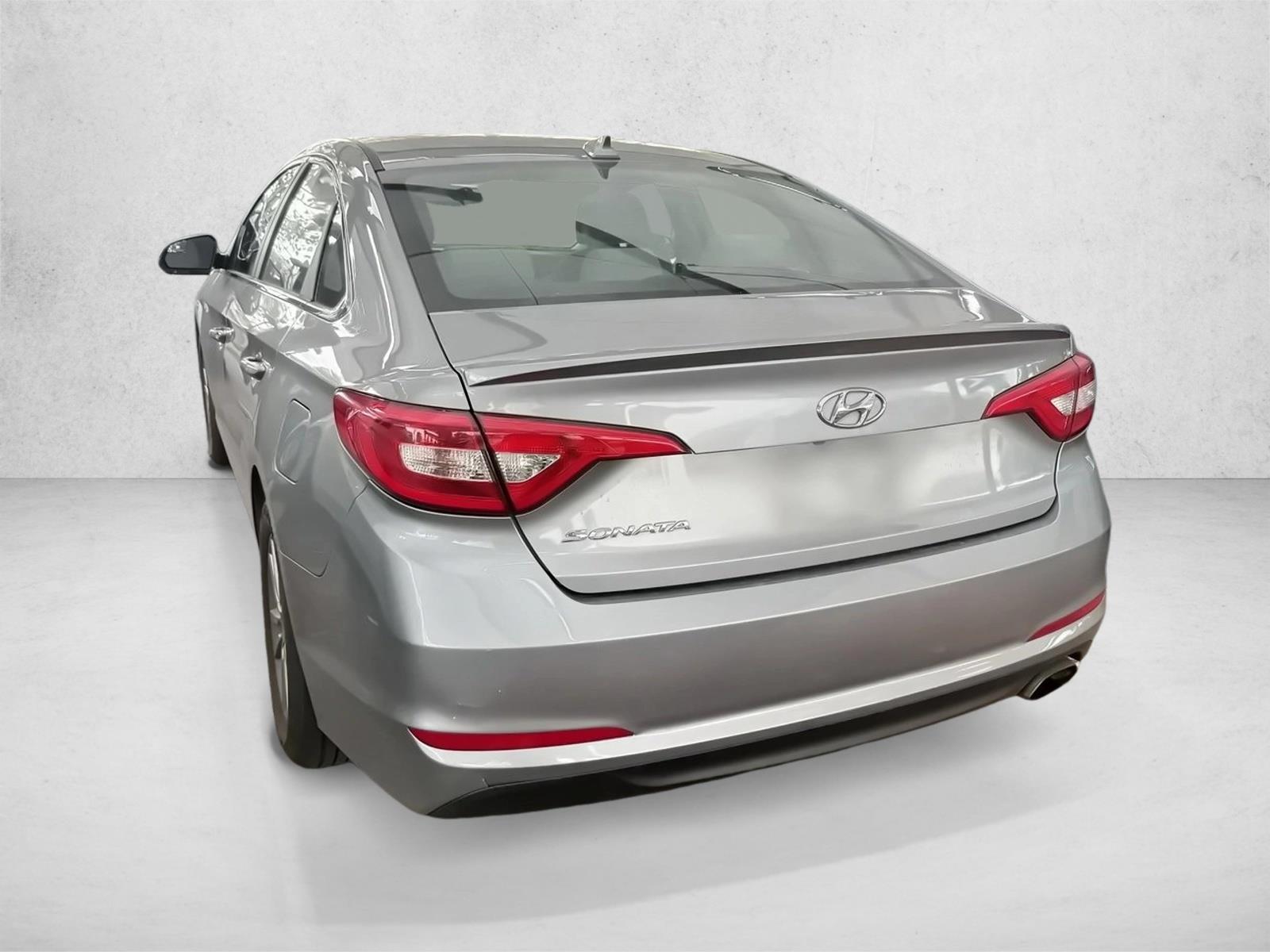 2016 Hyundai Sonata SE photo 3