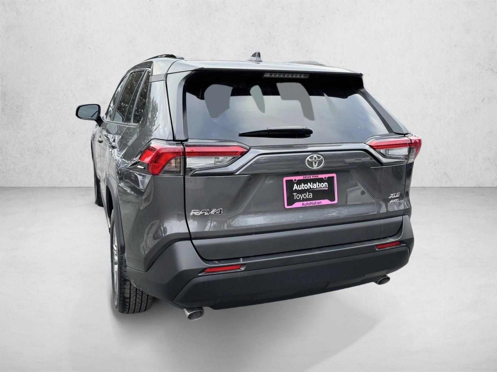 2023 Toyota RAV4 XLE photo 4