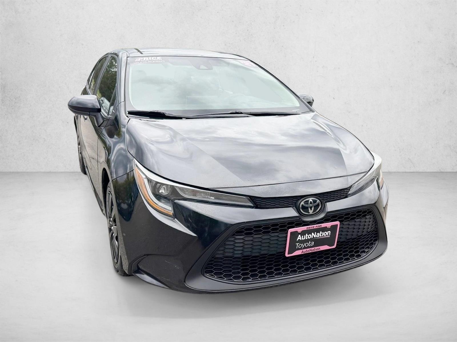 2021 Toyota Corolla LE photo 3