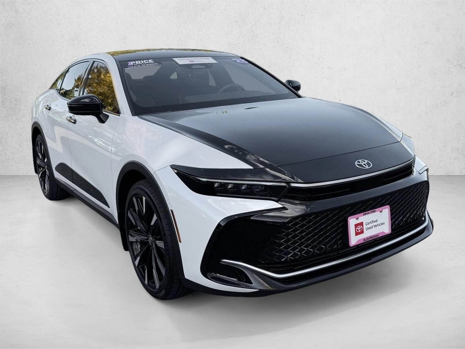 2025 Toyota Crown Platinum photo 3