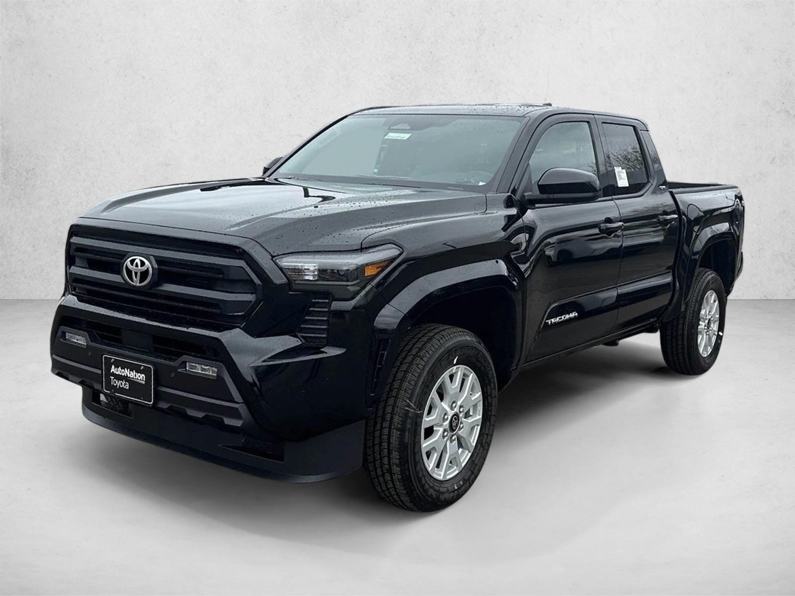 2025 Toyota Tacoma SR5's photo