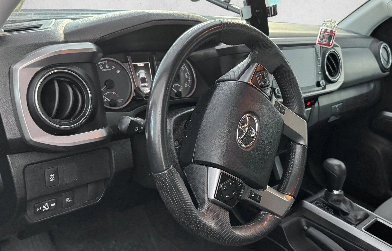 2023 Toyota Tacoma SR5 V6 photo 2