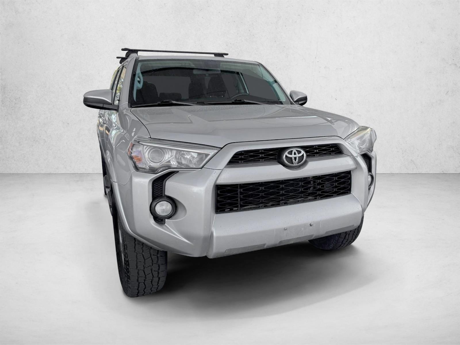 2016 Toyota 4Runner SR5 photo 3