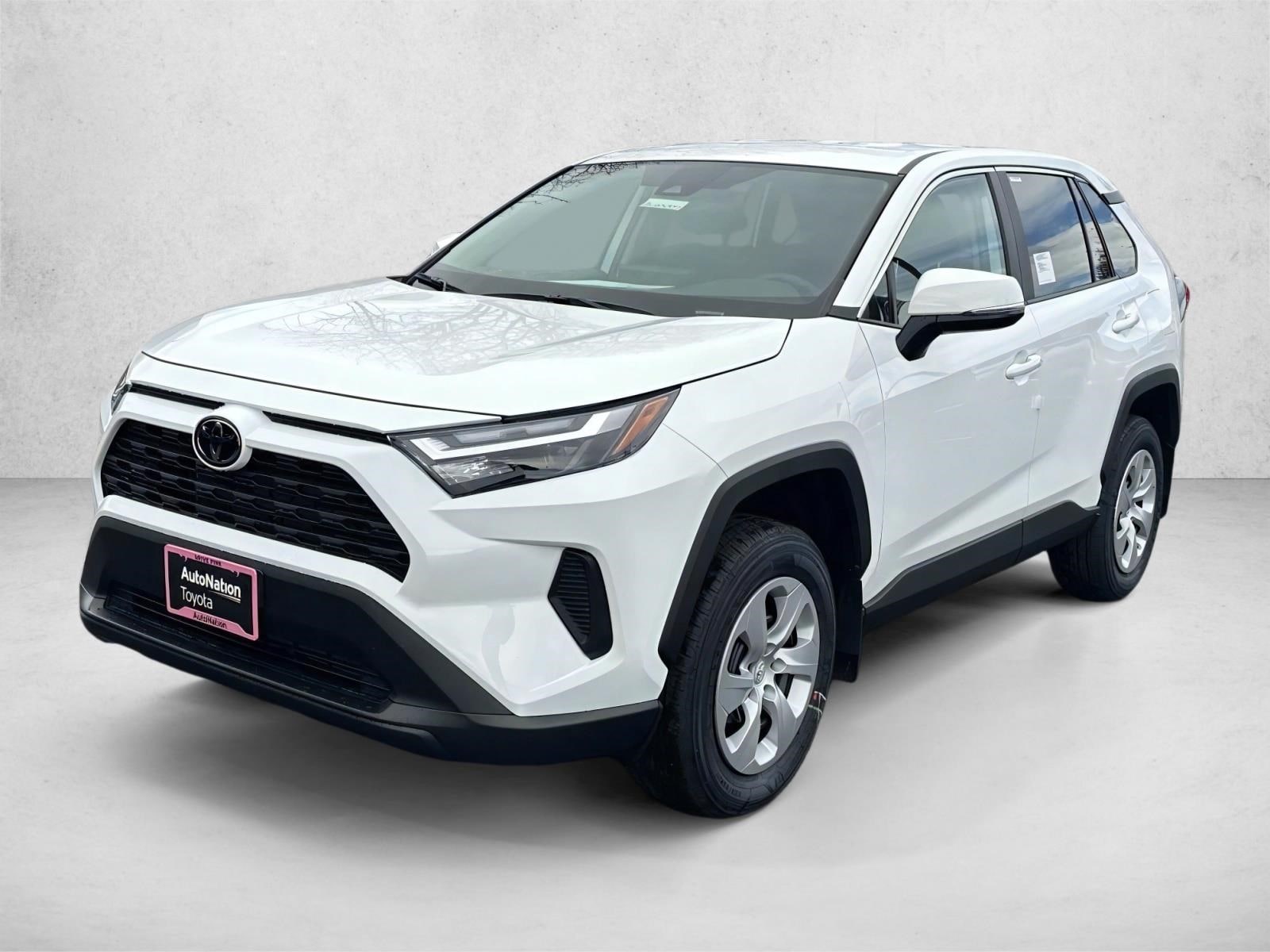 2025 Toyota RAV4 LE's photo