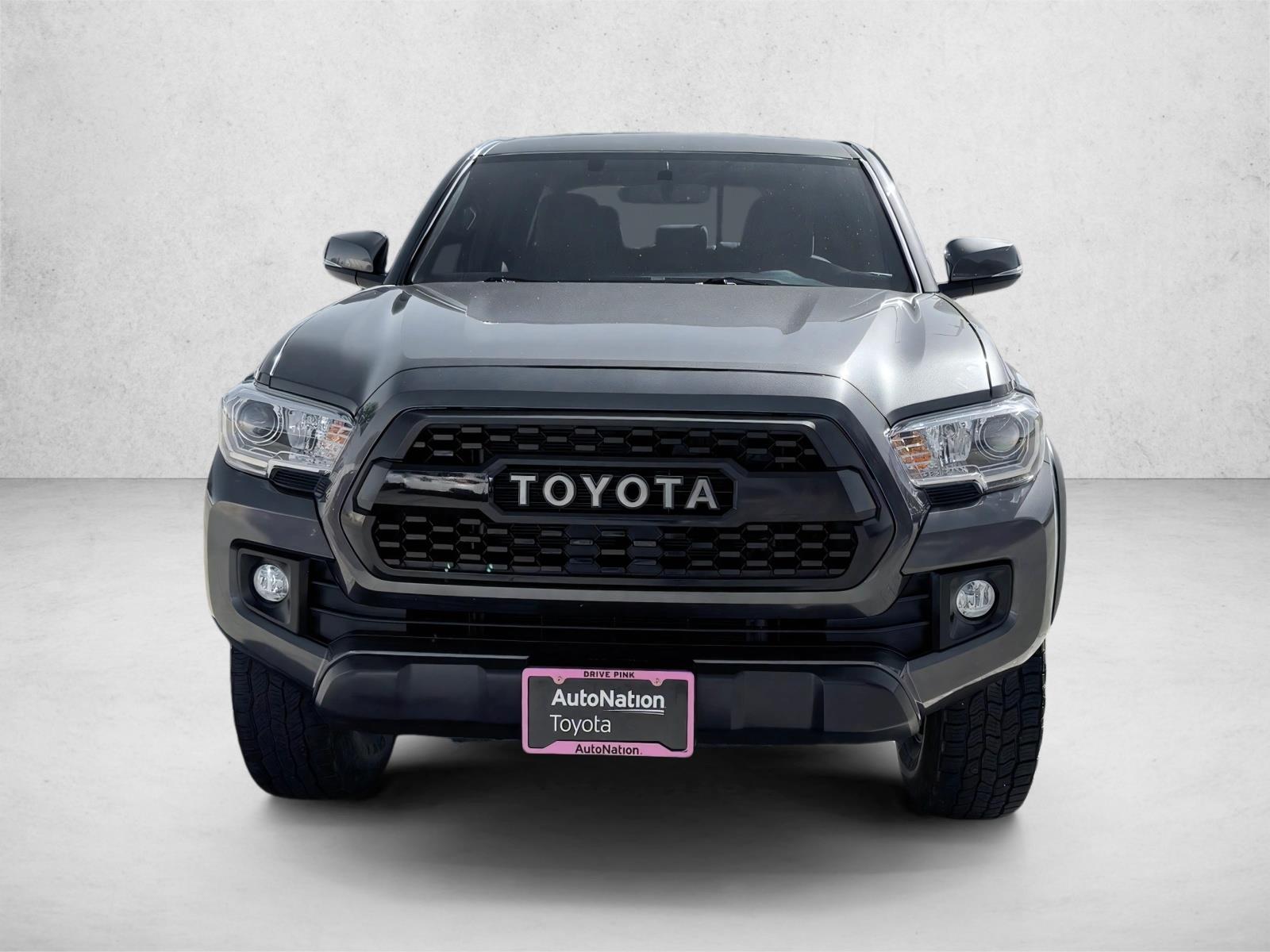 2016 Toyota Tacoma TRD V6 photo 2