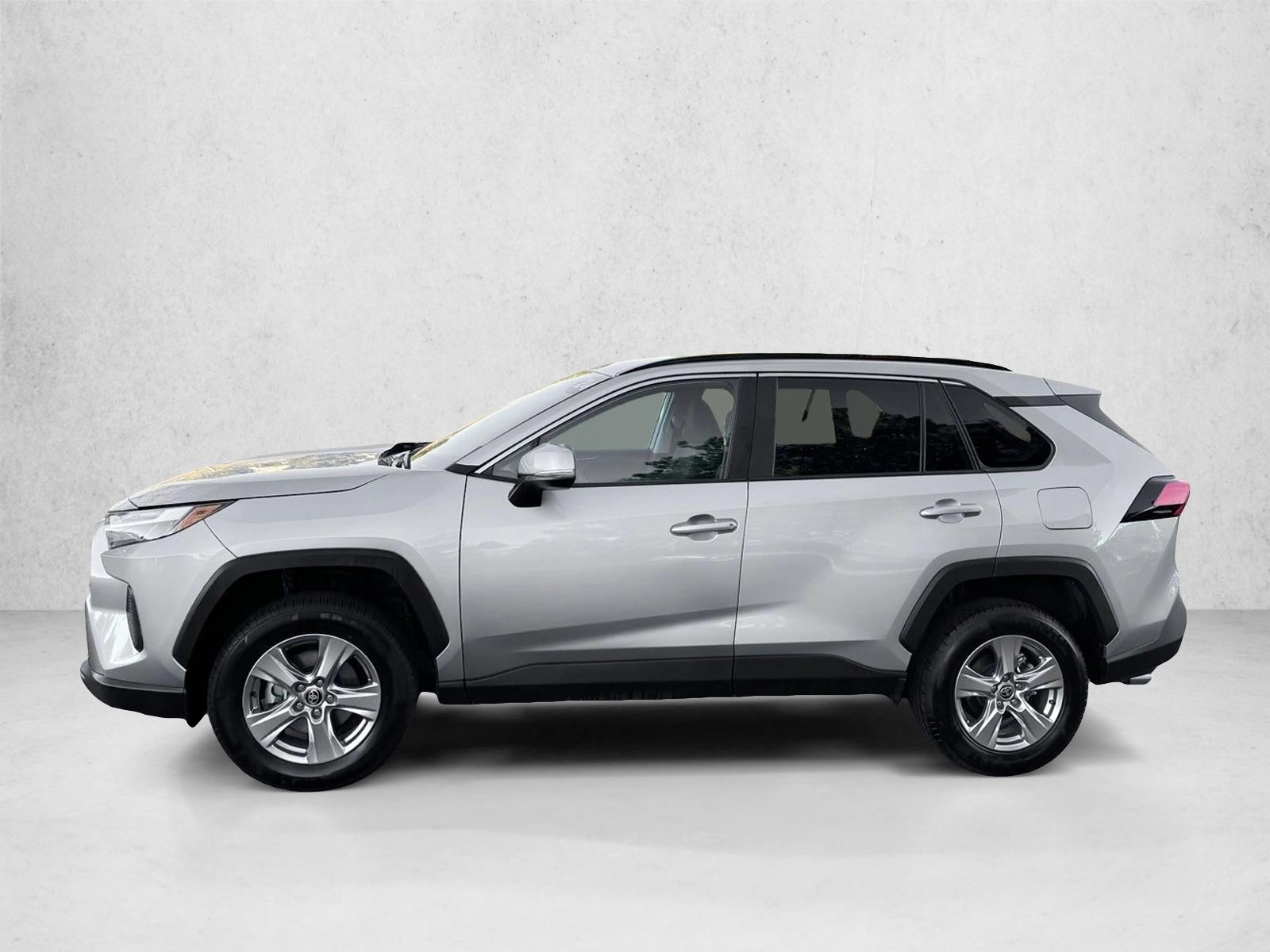 2024 Toyota RAV4 XLE photo 4