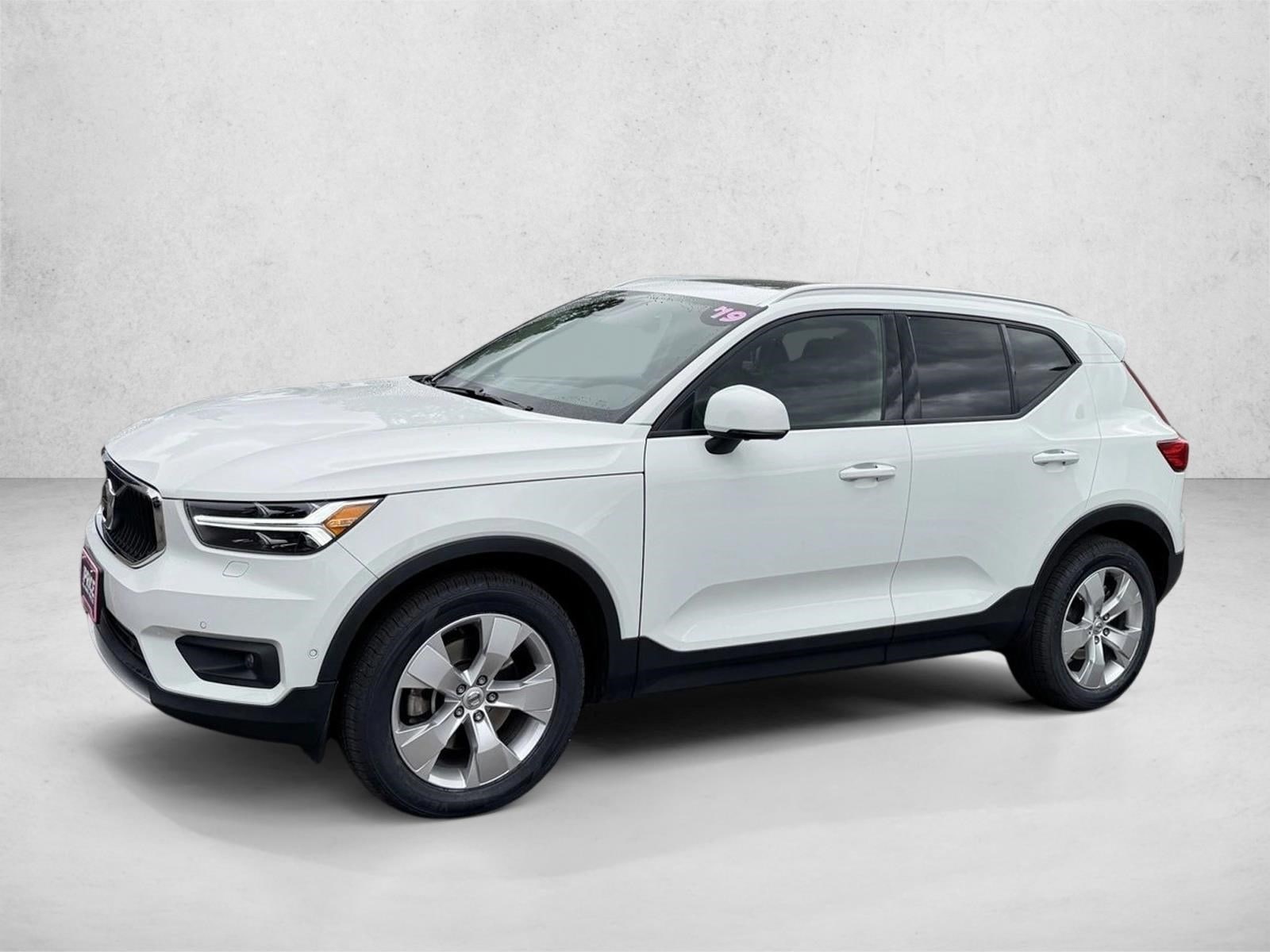 2019 Volvo XC40 T5 Momentum AWD's photo