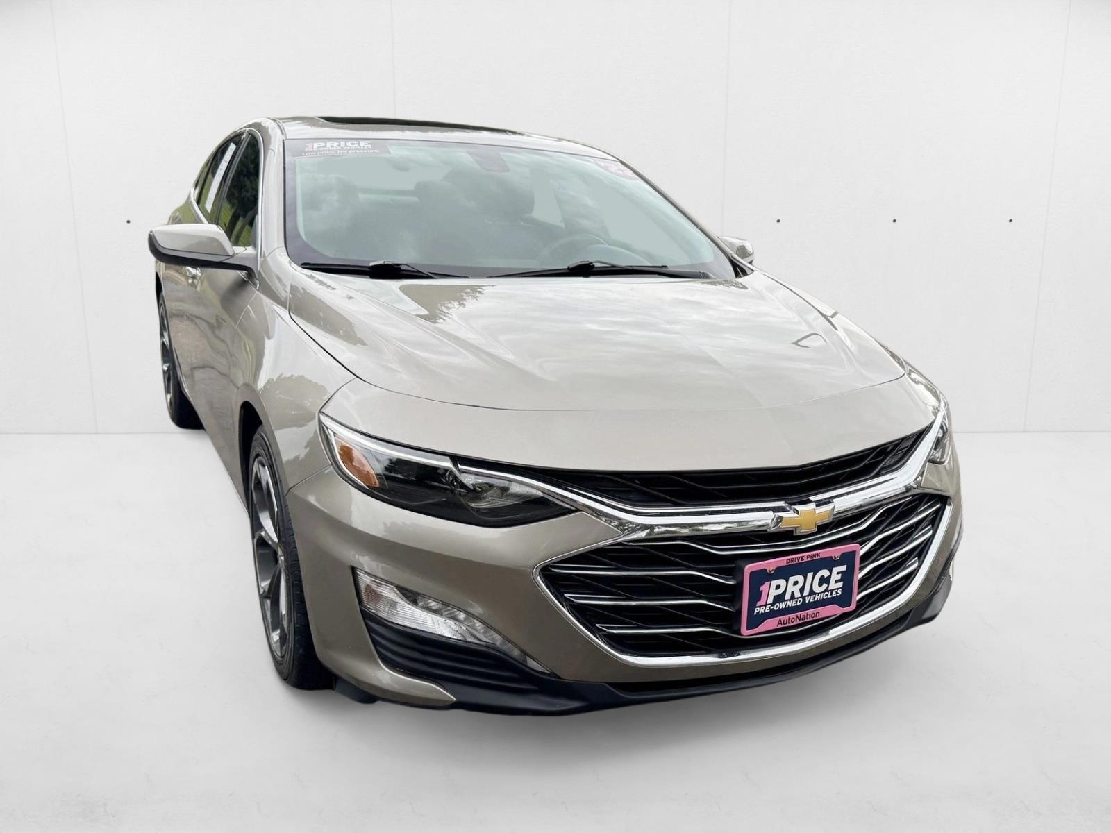 2022 Chevrolet Malibu 1LT photo 2