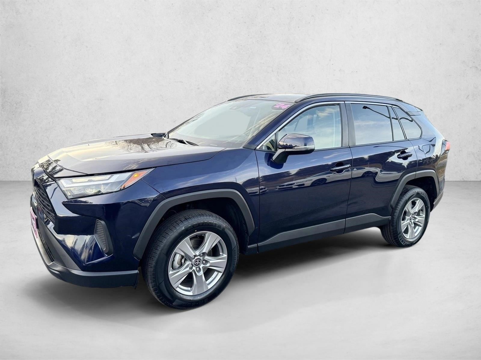 2024 Toyota RAV4 XLE's photo