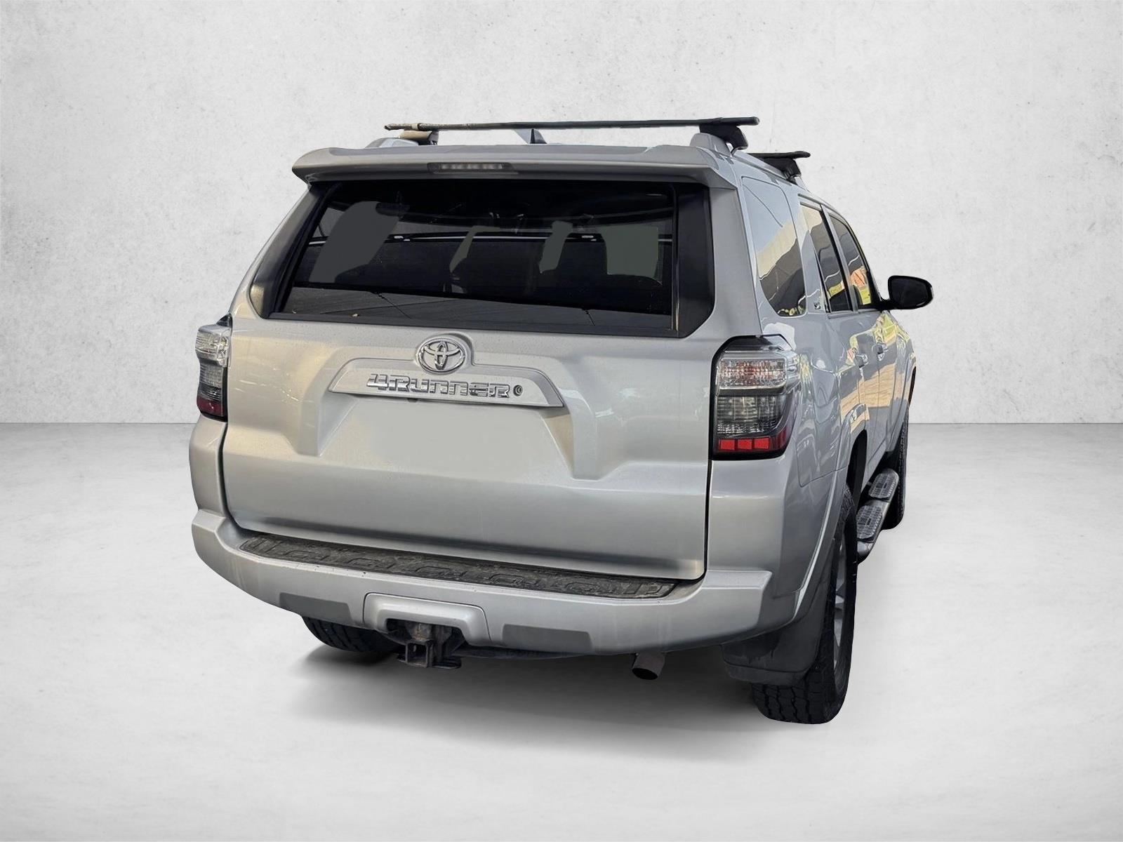 2016 Toyota 4Runner SR5 photo 4