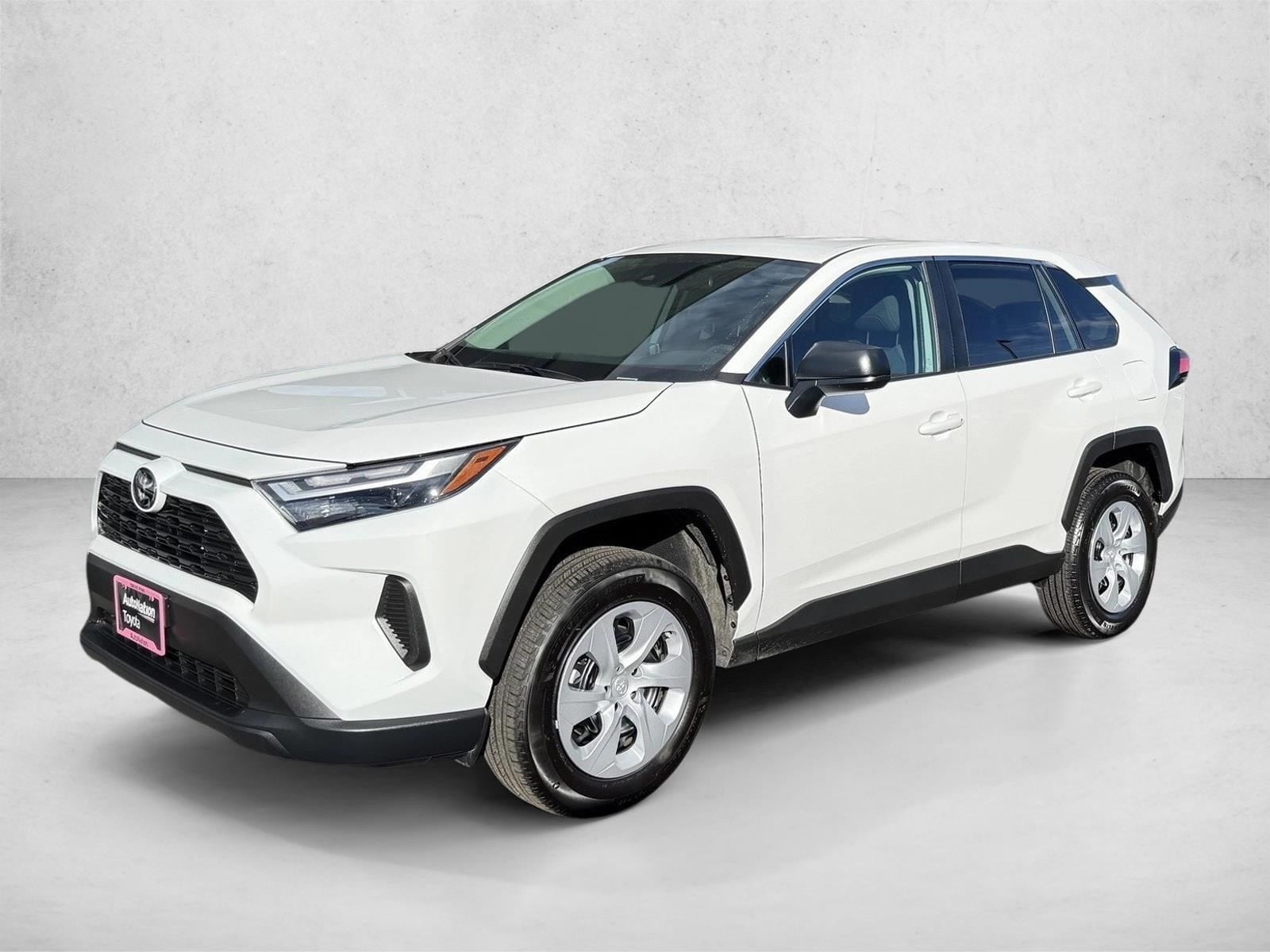2025 Toyota RAV4 LE's photo