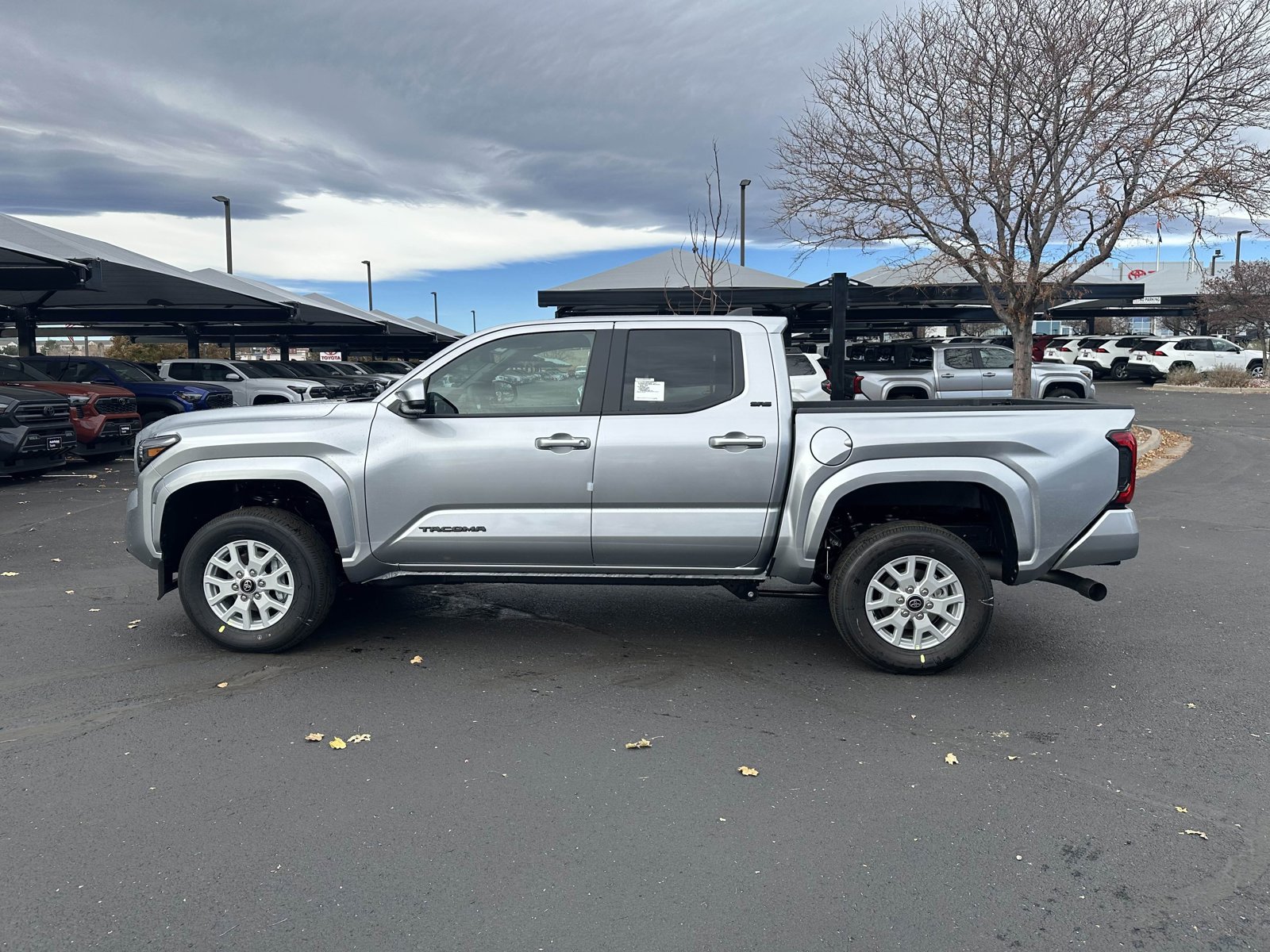 2025 Toyota Tacoma SR5 4x4 Double Cab photo 4