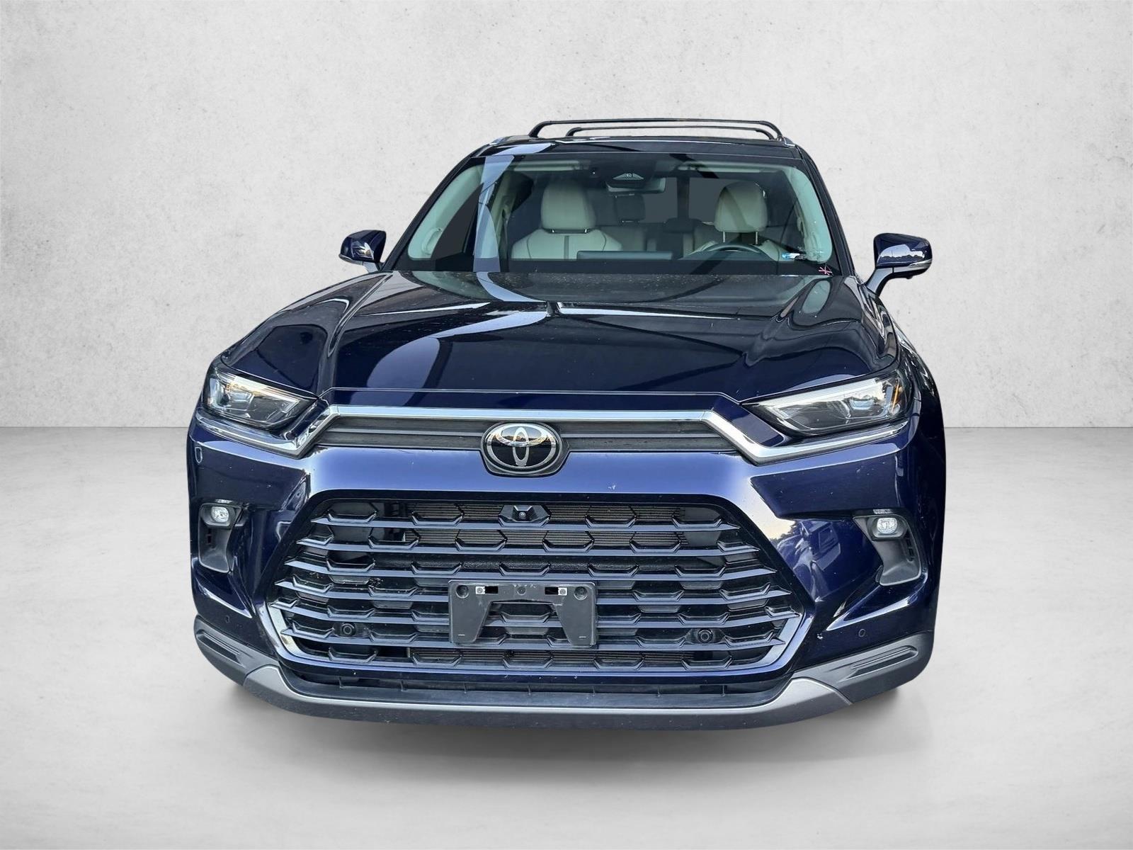 2024 Toyota Grand Highlander Platinum photo 2