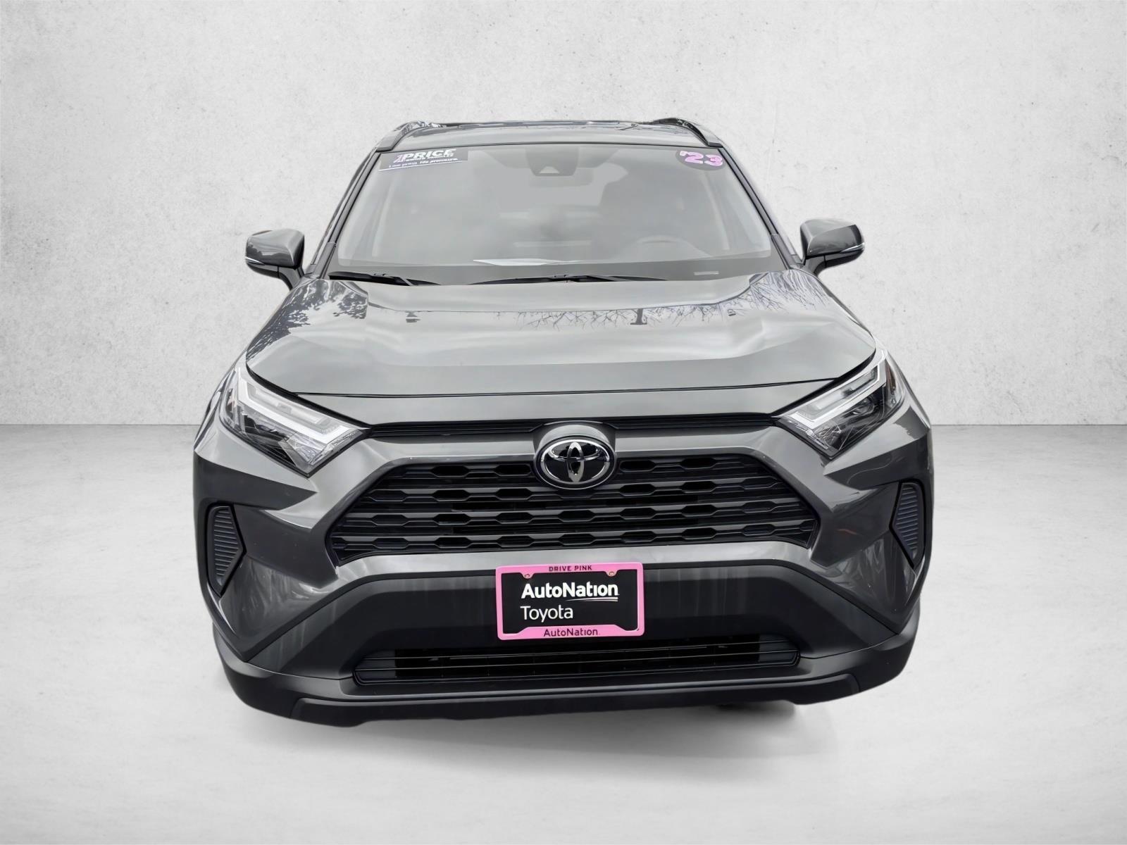 2023 Toyota RAV4 XLE photo 2