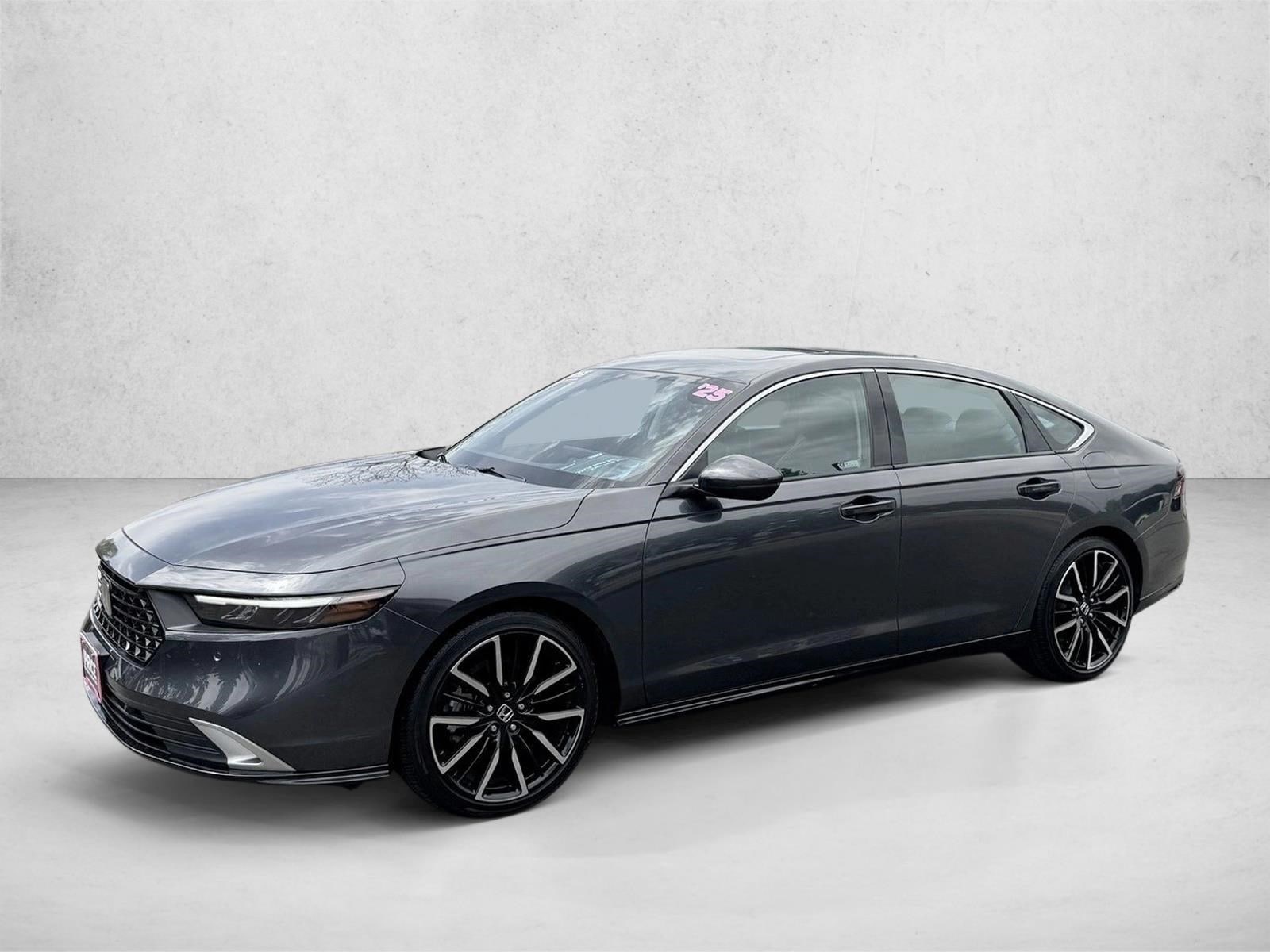 2025 Honda Accord Hybrid Touring's photo