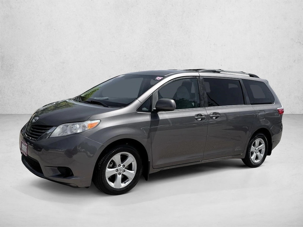 Used 2015 Toyota Sienna LE Van