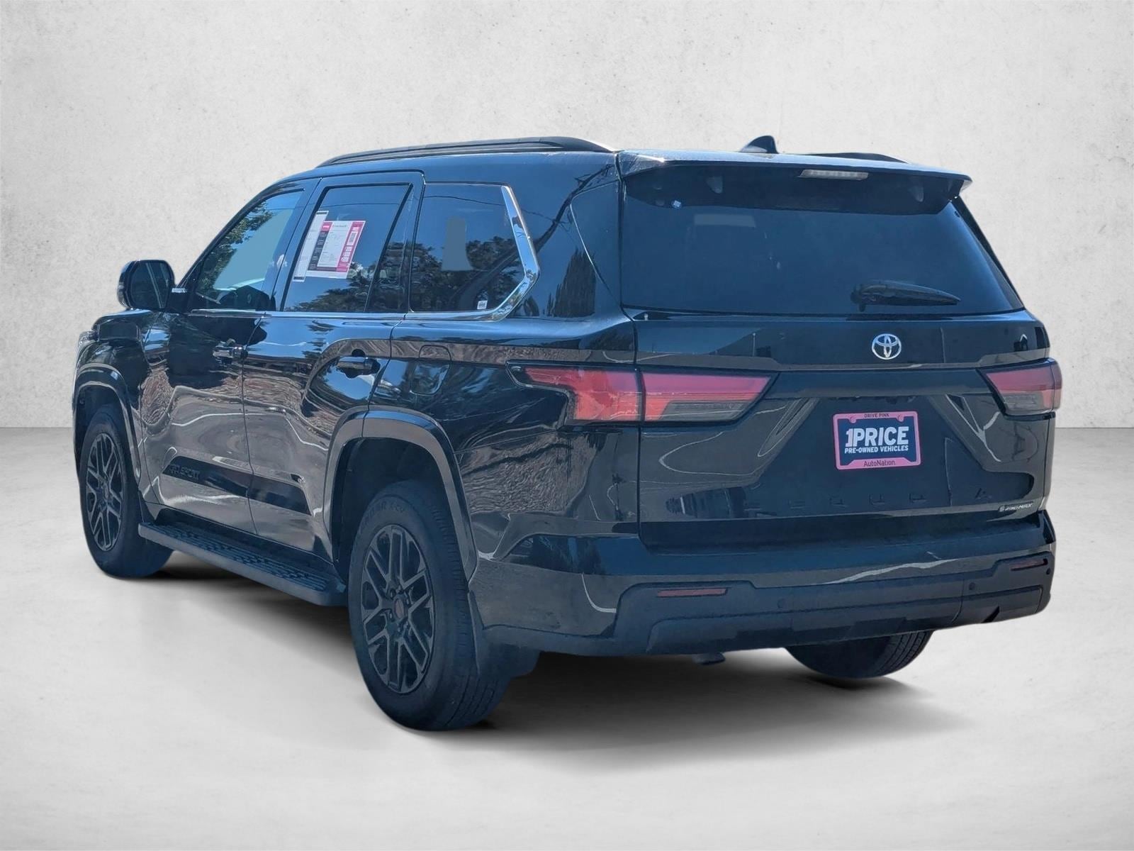 2025 Toyota Sequoia SR5 - Photo 8