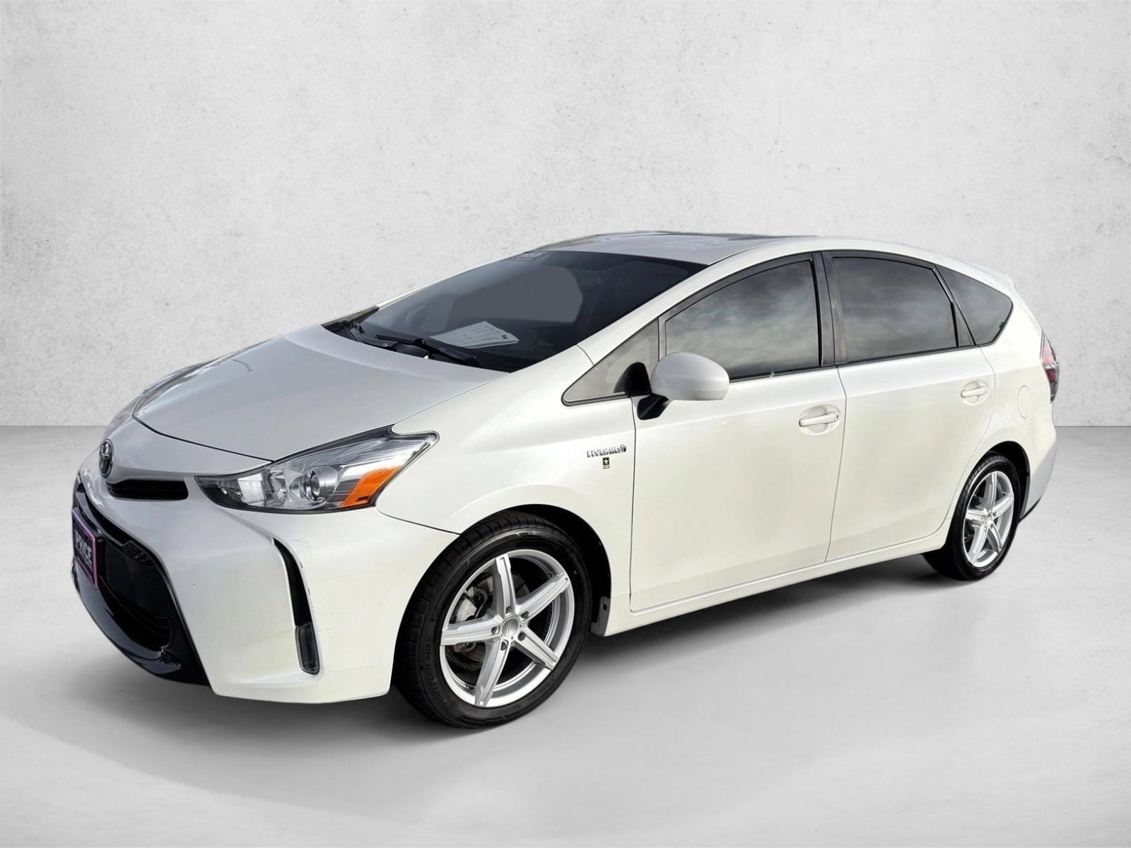 2016 Toyota Prius v Five