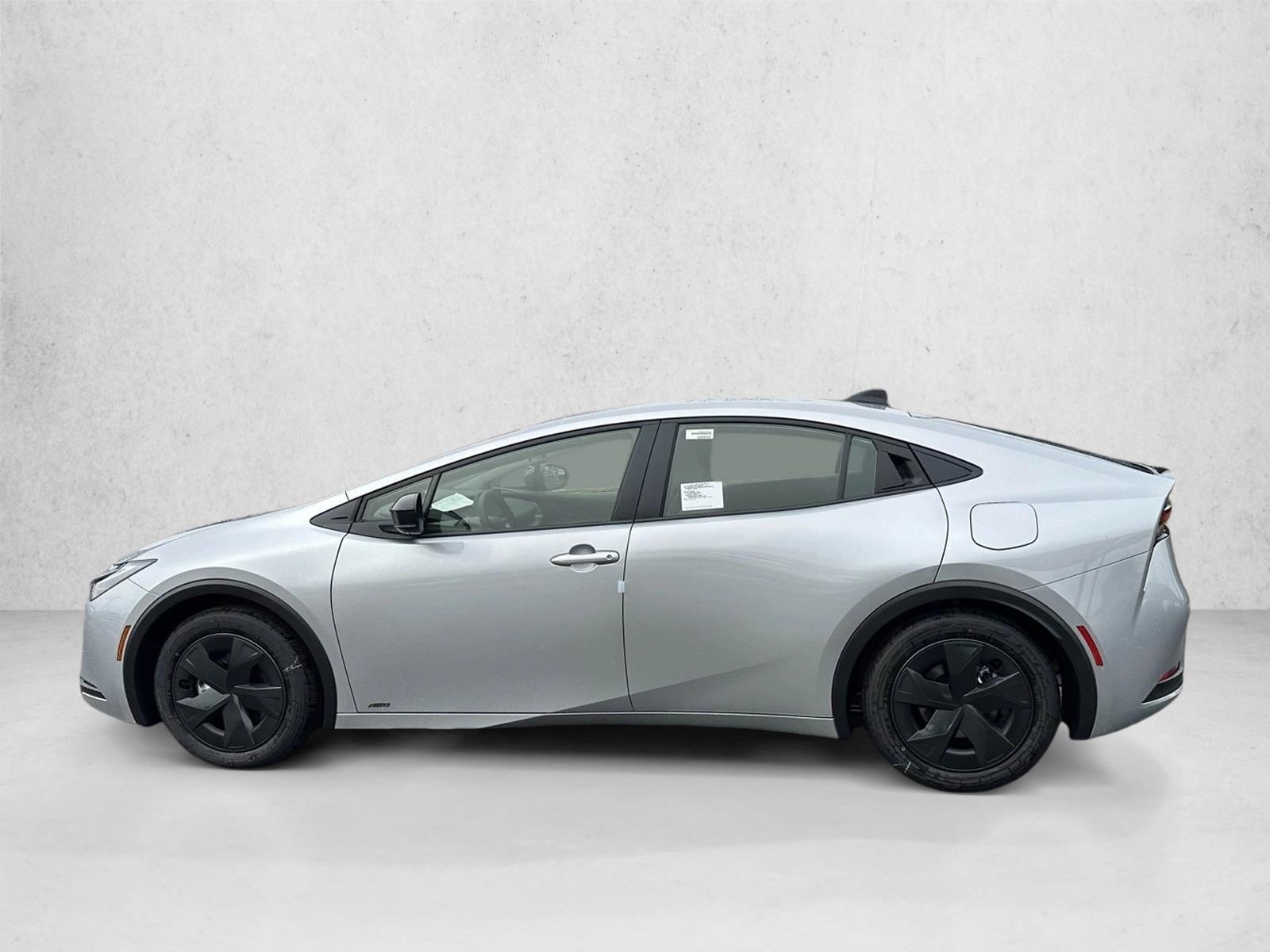 2026 Toyota Prius LE photo 4