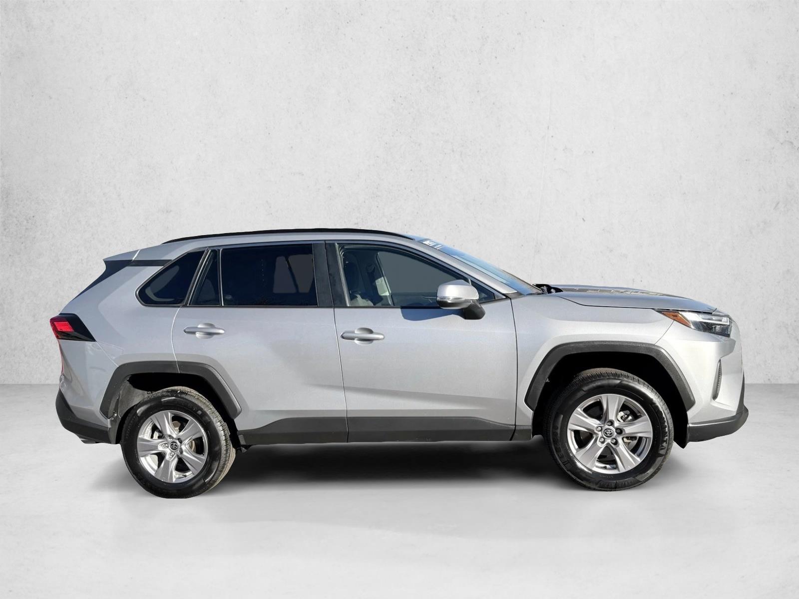 2024 Toyota RAV4 XLE photo 2