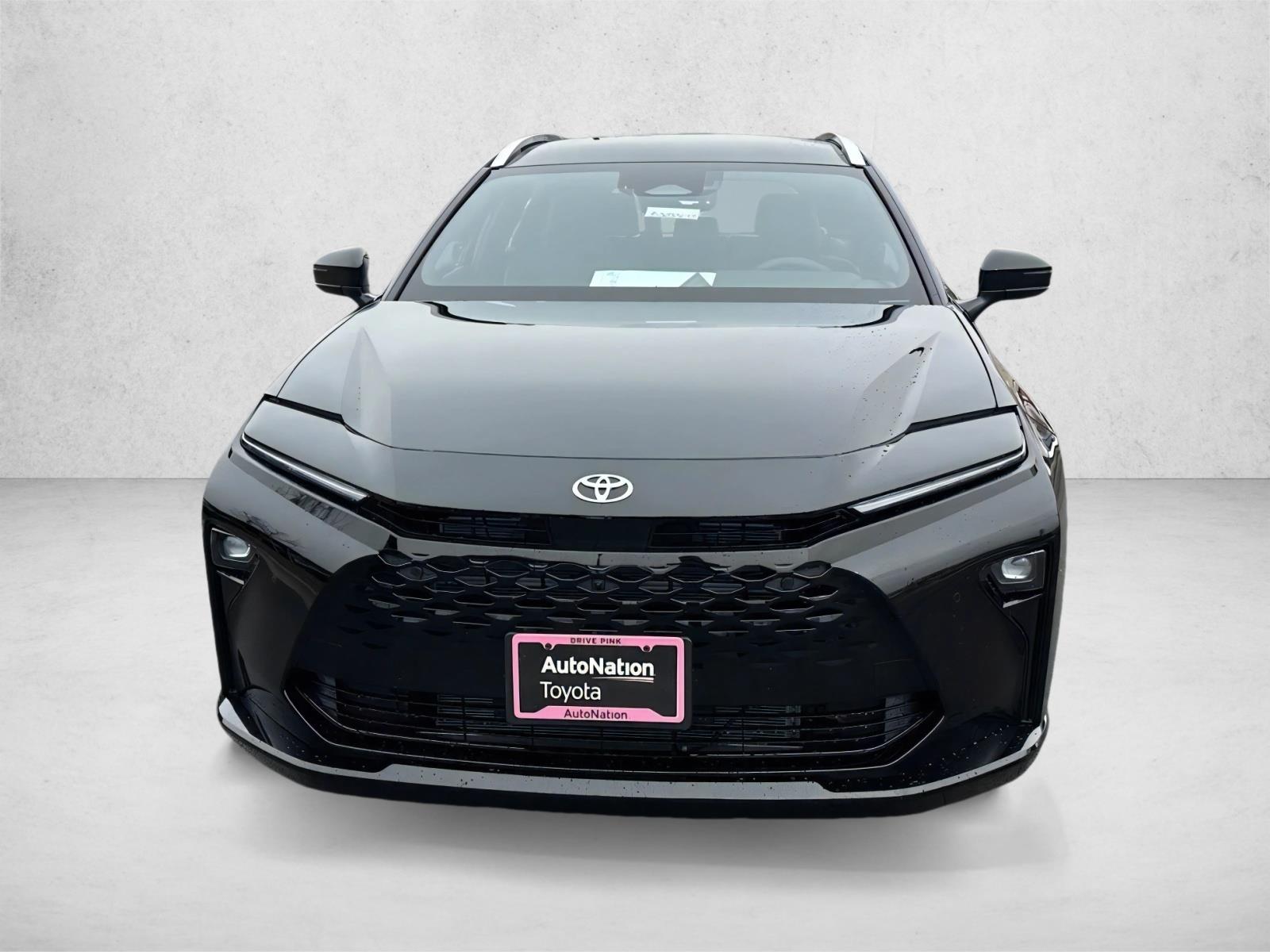 2025 Toyota Crown Signia Limited photo 2