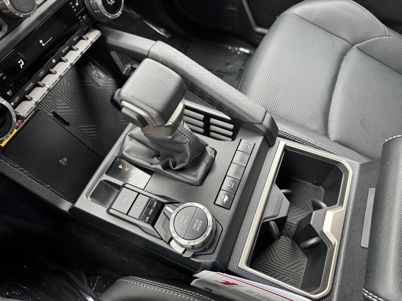 2025 Toyota 4Runner Limited - Photo 17