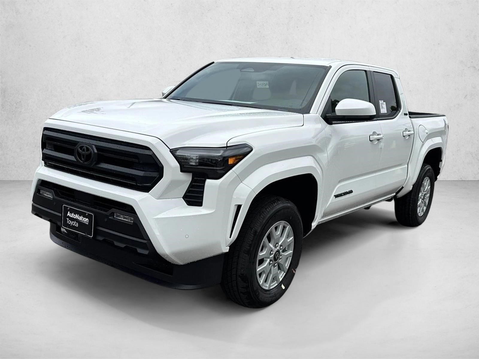 2025 Toyota Tacoma SR5's photo