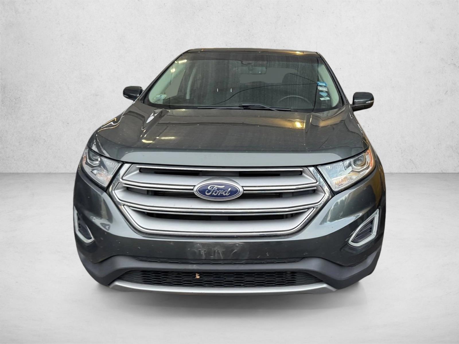 2015 Ford Edge Titanium photo 2