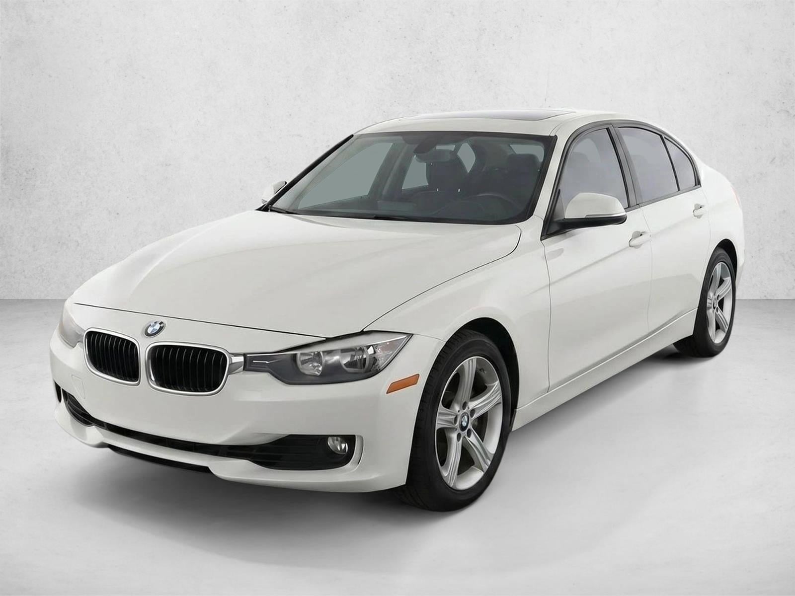 2015 BMW 3 Series 320i xDrive Sedan's photo