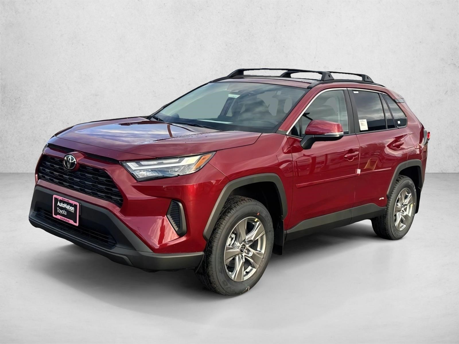 2025 Toyota RAV4 XLE's photo